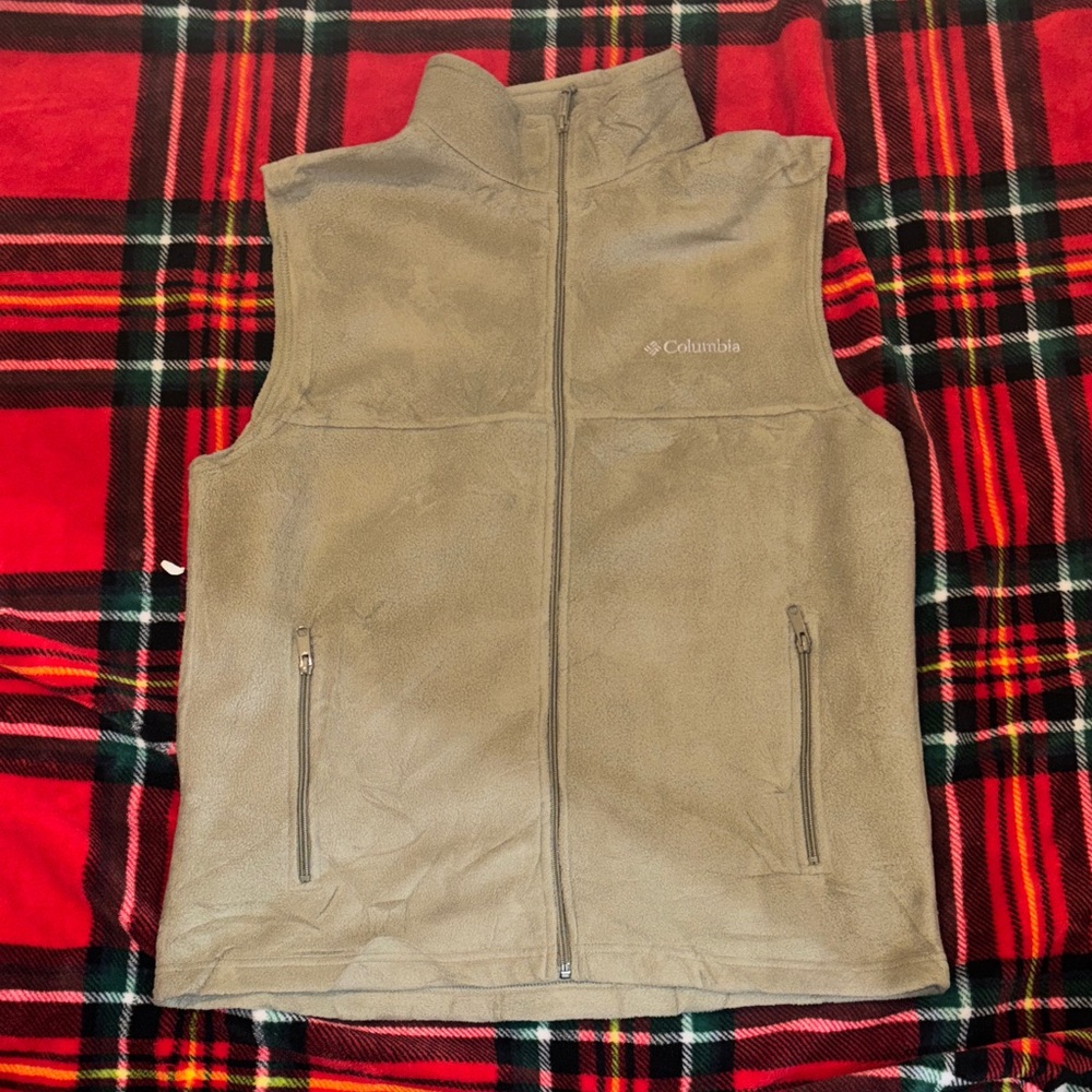 Columbia Khaki Fleece Vest size medium